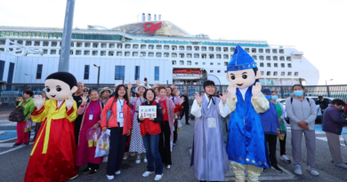 중국인 무비자 첫날, 크루즈 관광객 2,700여명 인천 입항